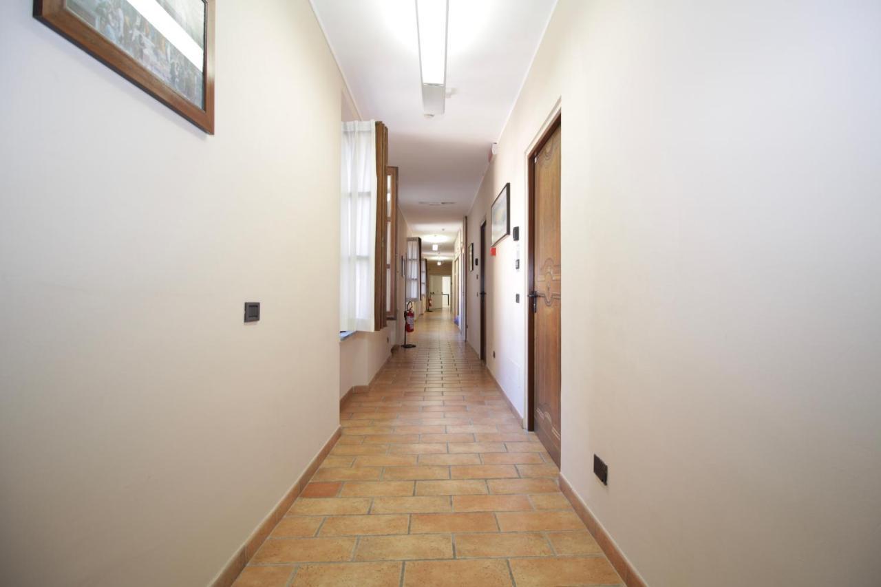 Hotel Tornielli 9 Novara Esterno foto